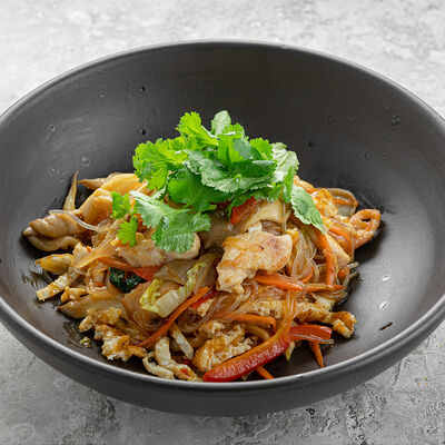 Вок с курицей в Нектарин по цене 600 ₽