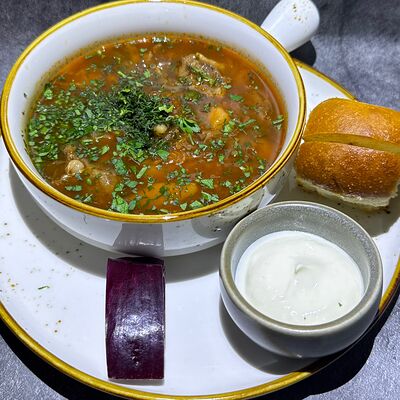 Красный борщ с говядиной в Бумбараш по цене 510 ₽