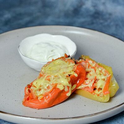 Перец фаршированный мясом и рисом в Мегаполис по цене 190 ₽