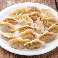 Пельмени со свининой и сельдереем в Пекин