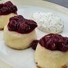Сырники с цитрусовой сметаной и вишней в Time to Coffee по цене 620