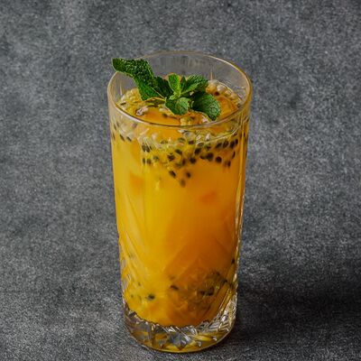 Лимонад Манго-маракуйя в Zest Coffee & Wine по цене 520 ₽