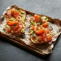 Брускетта с лососем в Crazy Brothers