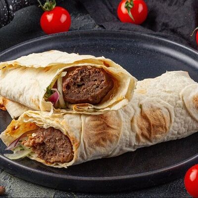 Люля-кебаб из свинины в лаваше в Дым шашлык по цене 500 ₽