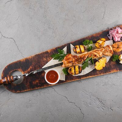 Шашлык из куриной грудки в Meat bar по цене 520 ₽