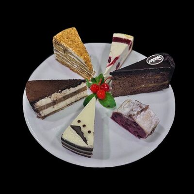 Десертное ассорти в Леон по цене 2100 ₽