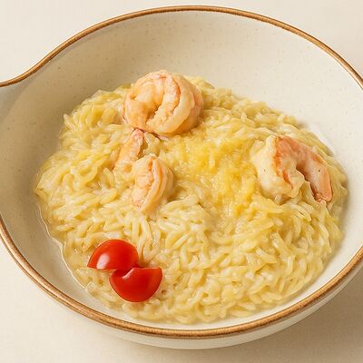 Паста орзо с тигровыми креветками в сливочном соусе в ШАРОВНЯ 45 по цене 900 ₽