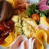 Скрэмбл из трёх яиц с Пражской булкой в ZAVTRAKI на Зыбицкой по цене 15