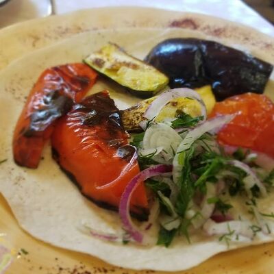 Томат в Кафе граф по цене 250 ₽