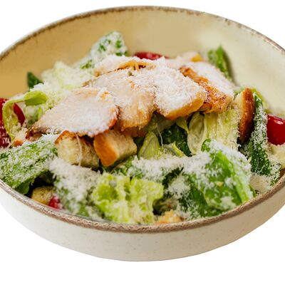 Цезарь с курицей в Scandy park по цене 490 ₽