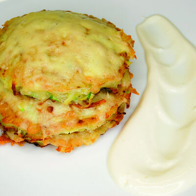 Картофельно-кабачковые оладьи с моцареллой в Il Mio по цене 380 ₽