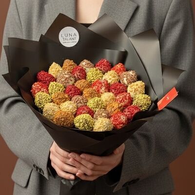 Букет «Ассорти» (36 шт.) в Luna-Клубника в шоколаде по цене 5990 ₽