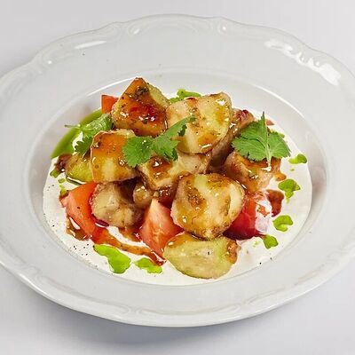 Салат Баклажаны/томаты/страчателла в Кафе Итальянцы по цене 560 ₽