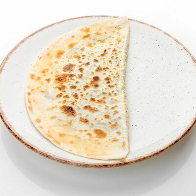 Кутаб с говядиной и спелыми томатами в Хинкальная Кацо по цене 155 ₽