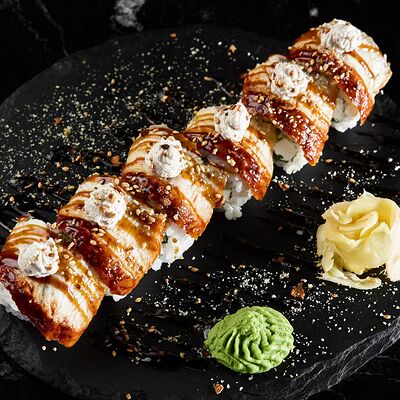 Ролл с угрем и крем-трюфель в Look lounge по цене 900 ₽