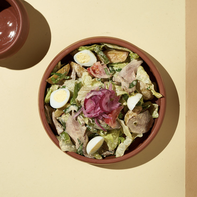 Салат с пастрами и соусом айоли-аджика в Хачапури и Вино по цене 337 ₽