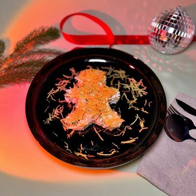 Салат Новогодний в Dolce goose по цене 395 ₽