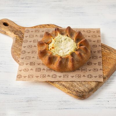 Калитка с творогом и зеленью в Пироговый дворик Пекарня по цене 140 ₽