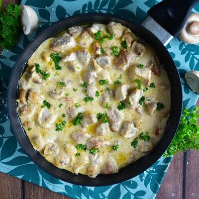 Свинина тушеная в DM Cafe по цене 284 ₽