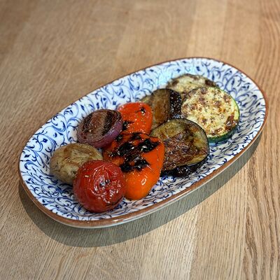 Овощи гриль в DVOR гриль-бистро по цене 670 ₽