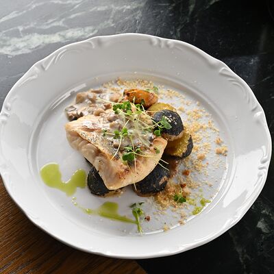 Судак с молодым картофелем в 12 kitchen & wine по цене 1160 ₽