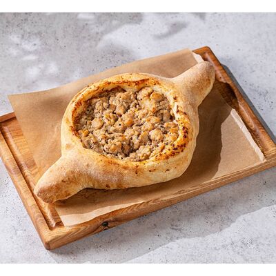 Аджарское хачапури с курицей в Tsameti по цене 750 ₽