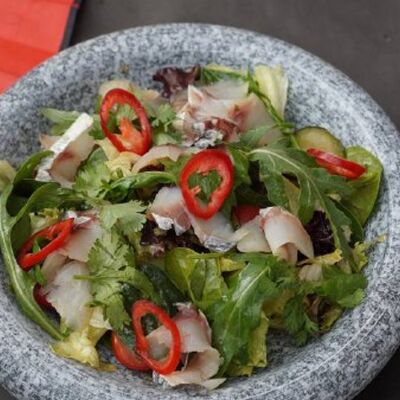 Летний салат с дорадов Ramen Ten по цене 690 ₽