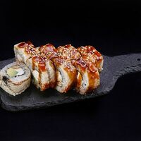 Филадельфия с угрем в MOS Lounge & Bar