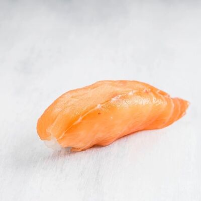 Суши с лососем в Yummy yummy по цене 95 ₽