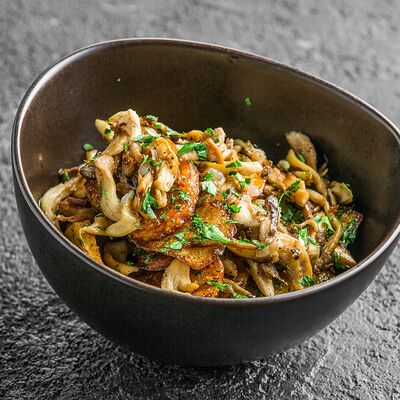 Жареный картофель с вешенками в Welcome по цене 370 ₽