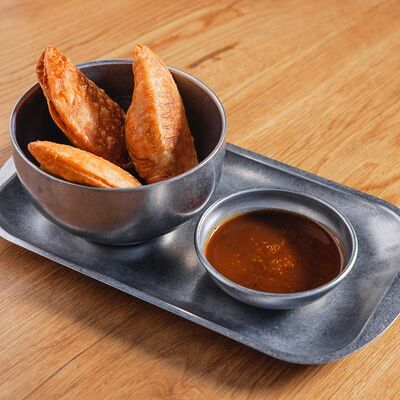 Эмпанадас с соусом BBQ в 321 Club by Novikov по цене 560