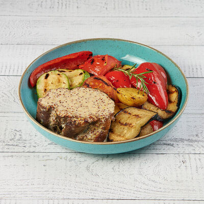 Запеченая буженина с овощами гриль в АндерСон по цене 960 ₽