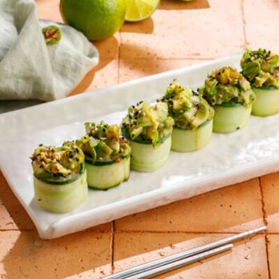 Постный ролл с авокадо и кабачками гриль в Баклажан в ТЦ 