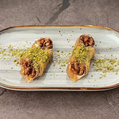 Сливочная пахлава с фисташками в Афрасиаб по цене 170 ₽