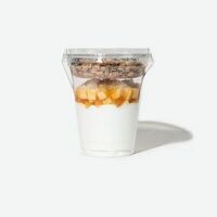 Йогурт с гранолой и бананом в Surf Coffee x Forest