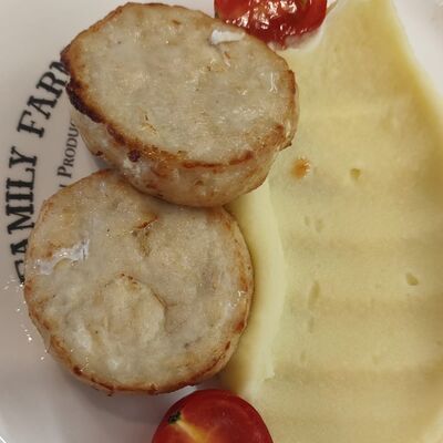 Детские котлеты из индейки с картофельным пюре в Эник Беник по цене 560 ₽