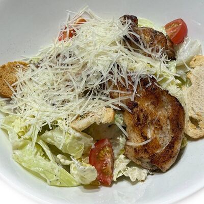 Цезарь с курицейв Дом по цене 650 ₽