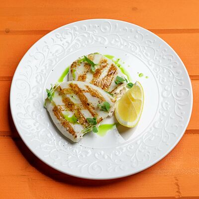 Кальмар фаршированный в Сорренто by Novikov по цене 930 ₽