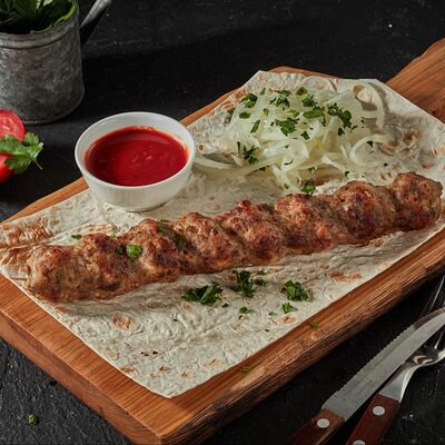 Люля-кебаб из курицы в #наУГЛЯХ по цене 530 ₽