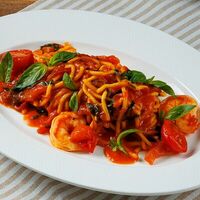 Спагетти с креветками в томатном соусе в Al dente