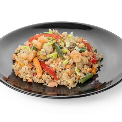Рис с морепродуктами и овощами в Суши Самурай по цене 380 ₽