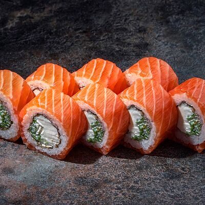 Фирменный Филадельфия люкс ролл в Вкусно Суши по цене 770