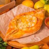 Хачапури с грушей и сыром Дорблю в Мушмула