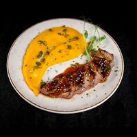 Утиная грудка с тыквенным пюре в Баснями не кормим