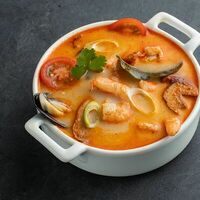 Суп Том ям с морепродуктами в Takkami
