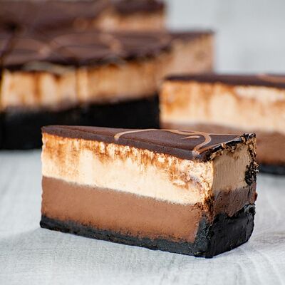 Чизкейк Три шоколада в Мангал & Гриль по цене 290 ₽