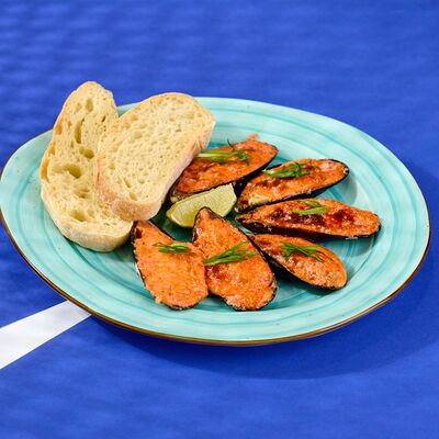 Запеченные мидии под сыром с кимчи в Мидийная по цене 430 ₽