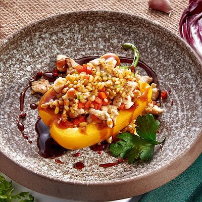 Куриная грудка с булгуром, запеченная в перце в Линдфорс по цене 825 ₽