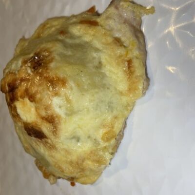 Куриная отбивная, запечённая под картофельно-сырной шубкой в Шашлычный дворик по цене 675 ₽