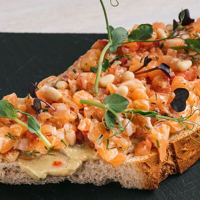 Брускетта с лососем. Bruschetta with salmon в Деликадесса по цене 990 ₽